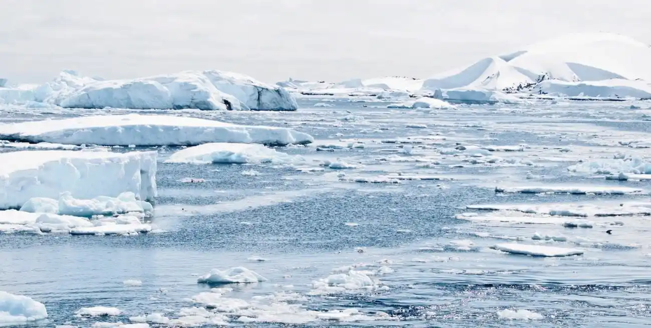 El hielo marino de la Antártida continúa disminuyendo.
