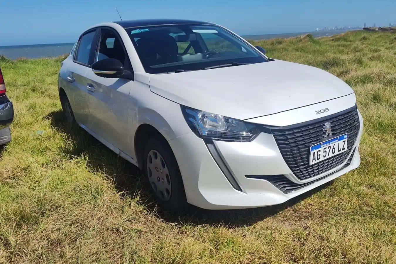 El auto en el que circulaba el delincuente era robado.