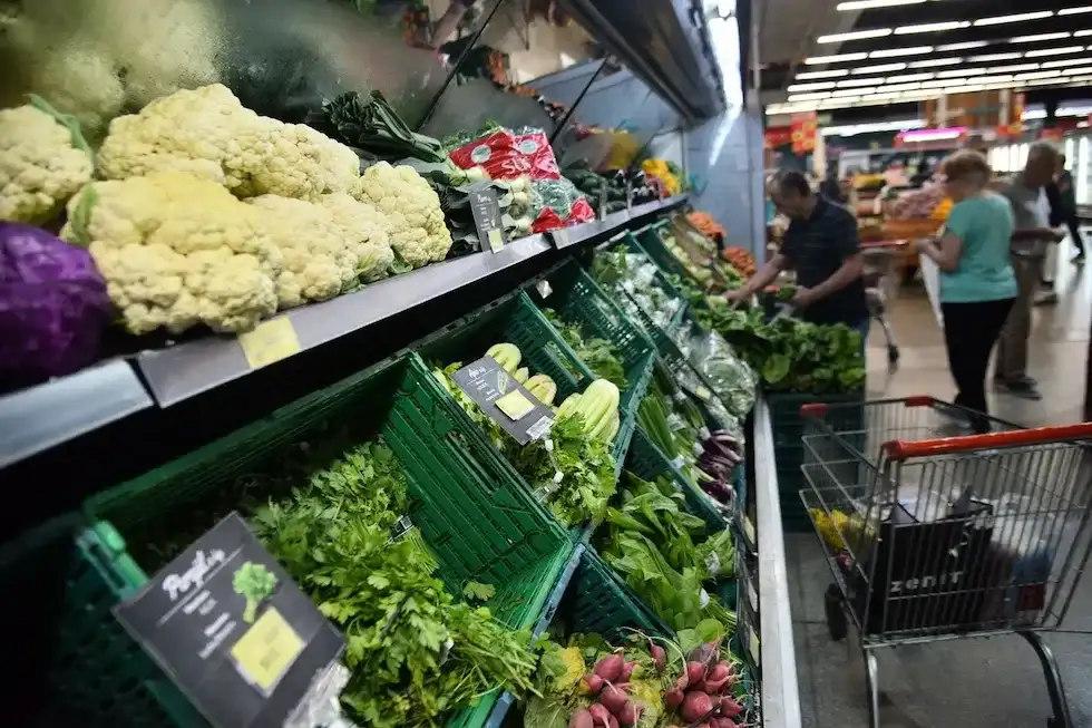 Las frutas y verduras subieron fuerte en agosto en los supermercados cordobeses.