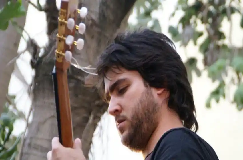 Entre la canción urbana y el más puro folclore