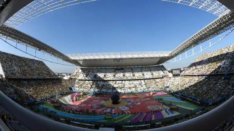 La ceremonia costó U$s 9 millones y ni siquiera llenaron el estadio 