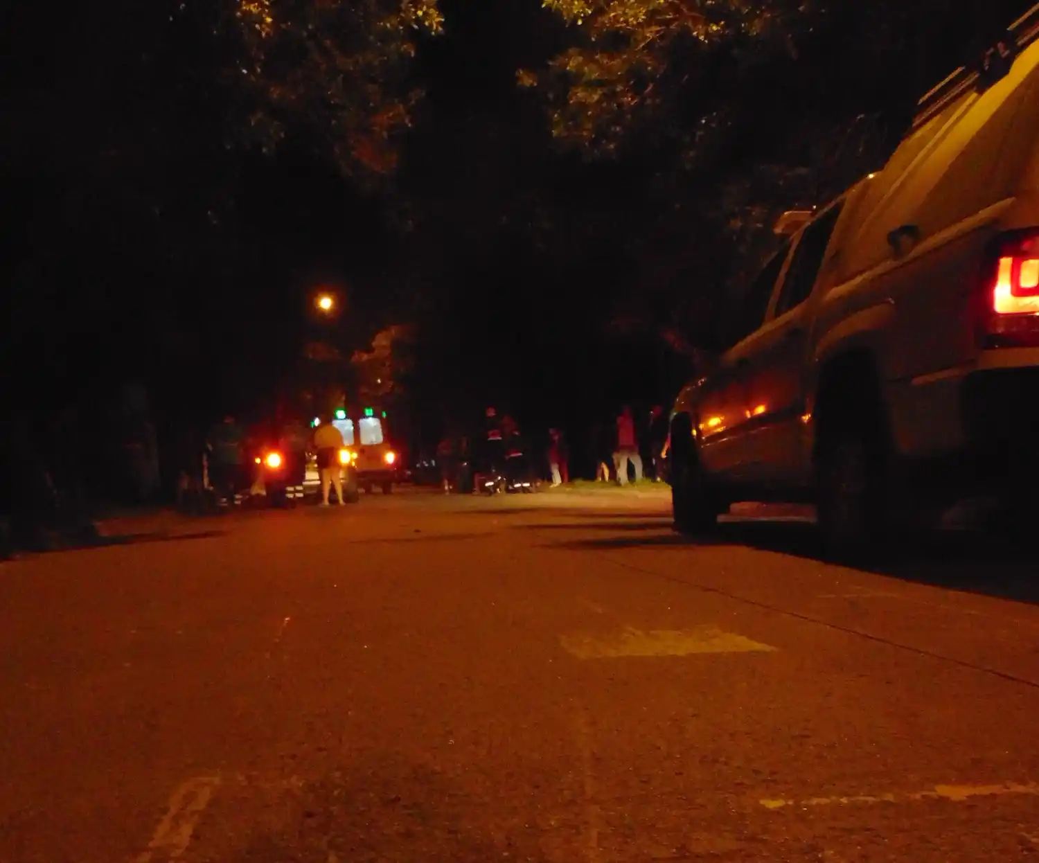 Mujer de 80 años quedó bajo una camioneta al ser atropellada