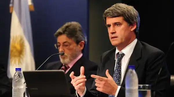 Prat-Gay: "Los índices de aprobación hacia el Gobierno y hacia Macri siguen siendo altos"