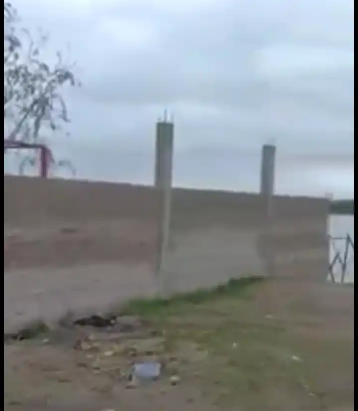 Monge pide informe por construcción de  un paredón en espacio público en La Jaula