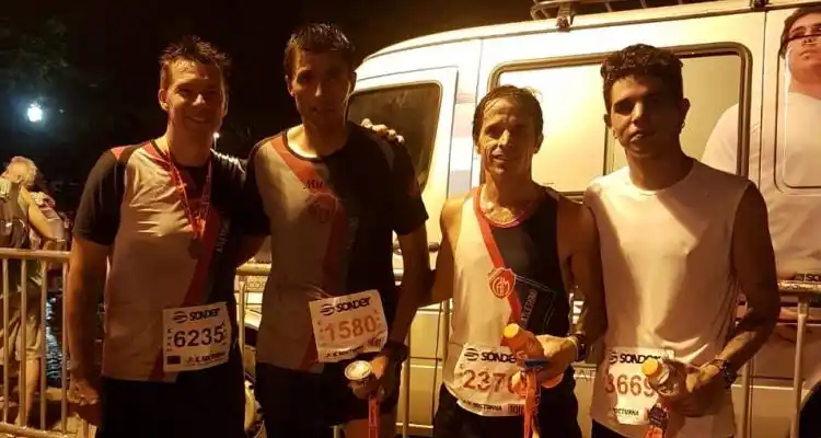 Sampedrinos corrieron de noche los 10K Sonder en Rosario