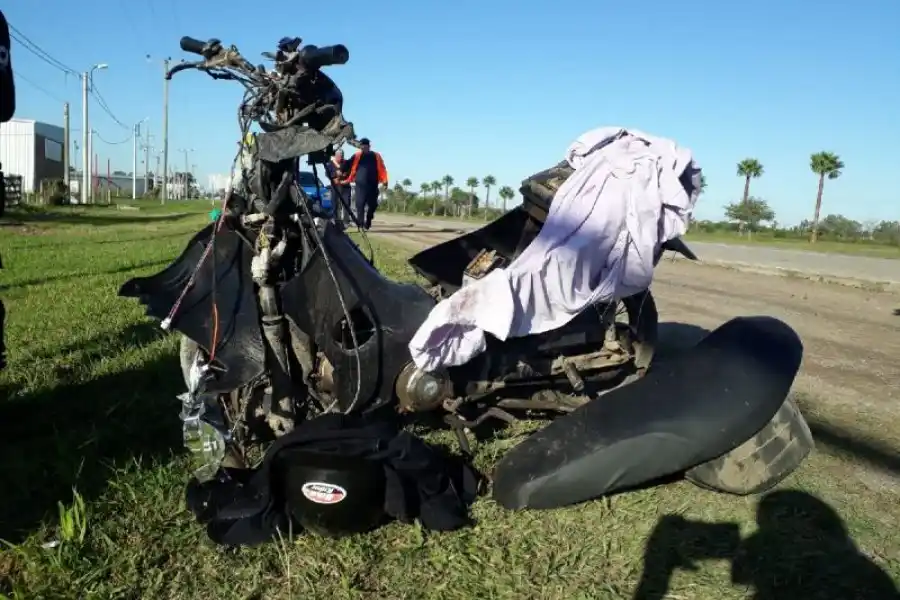 Tragedia en Morteros: falleció un joven de 17 años al accidentarse con su moto