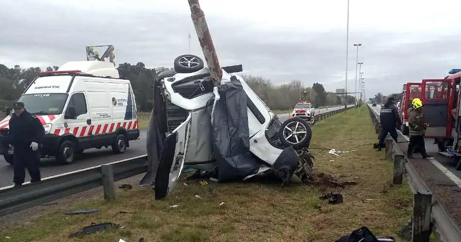Cuatro muertos tras impactar contra una columna en la Autopista Buenos Aires – Cañuelas