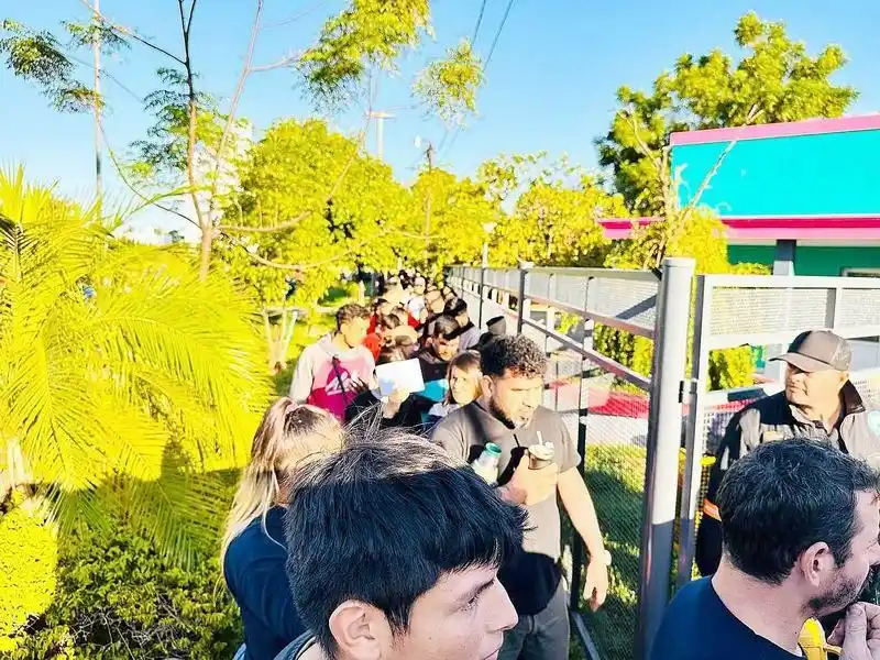 Escuela de Artes y Oficios: multitudinaria
concurrencia en el inicio de las inscripciones