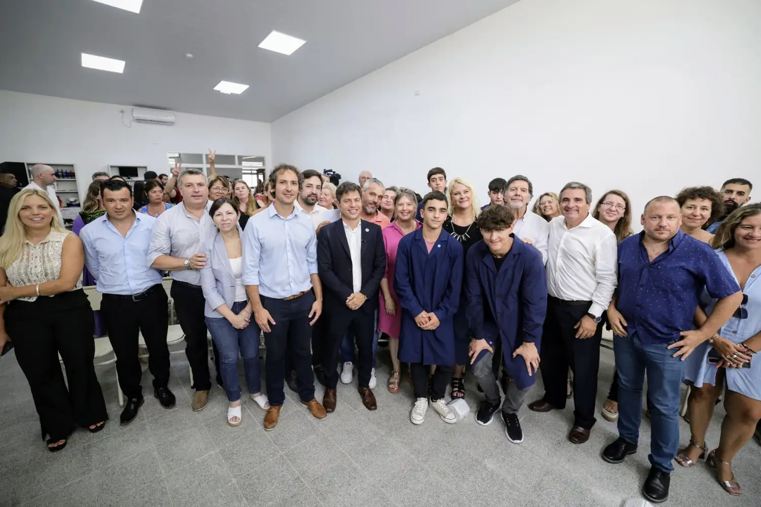 Todas las autoridades presentes en la inauguración del nuevo edificio de la ET N° 1.