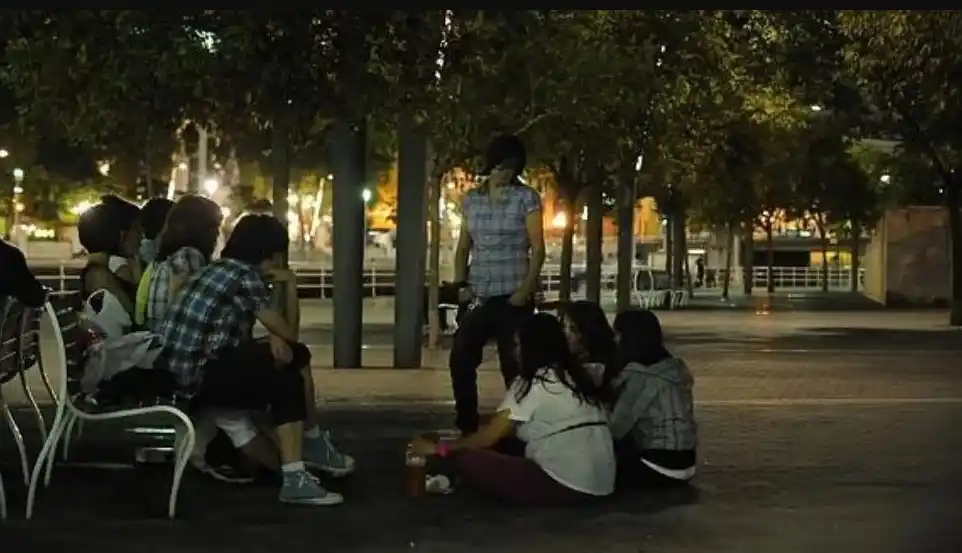 Proponen multas para los padres de menores que provoquen desórdenes en la vía pública