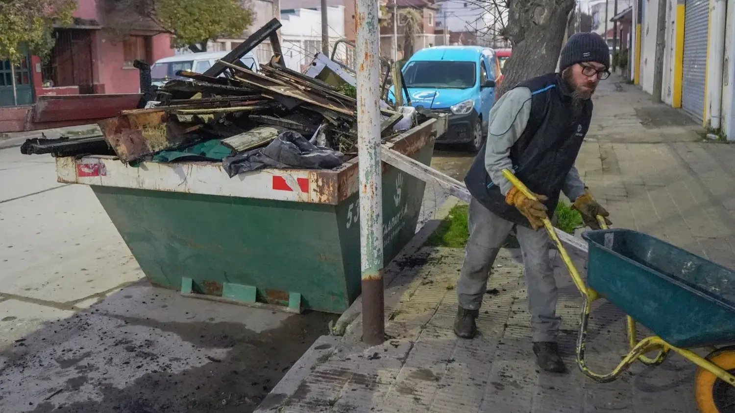 Alberto "Beto" Frezzi, perdió todas sus pertenencias por el incendio en su casa, y también a su mascota "Fiama"