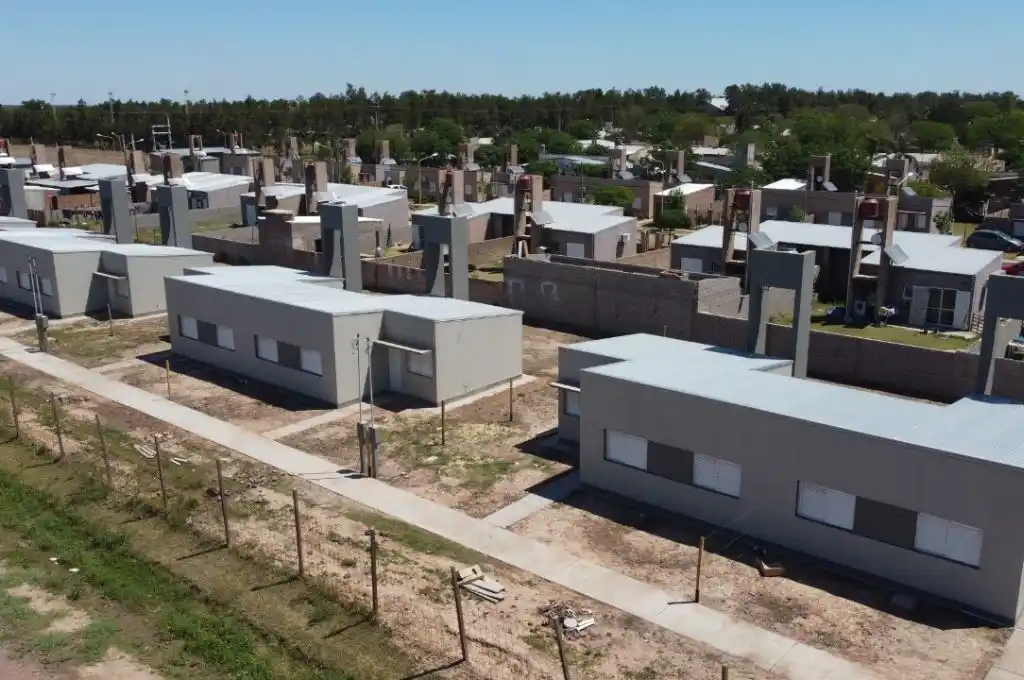 Santa Fe: se licitarán en noviembre más de 900 nuevas viviendas para 20 localidades