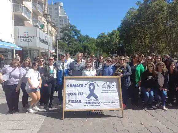 Campaña de firmas en Mar del Plata para detener la eliminación de la figura del femicidio del Código Penal