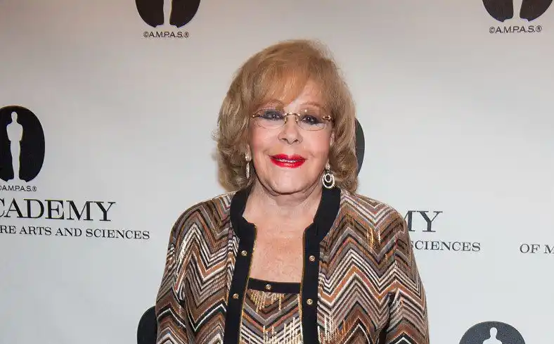 Silvia Pinal sufre percance de salud antes de salir a escena