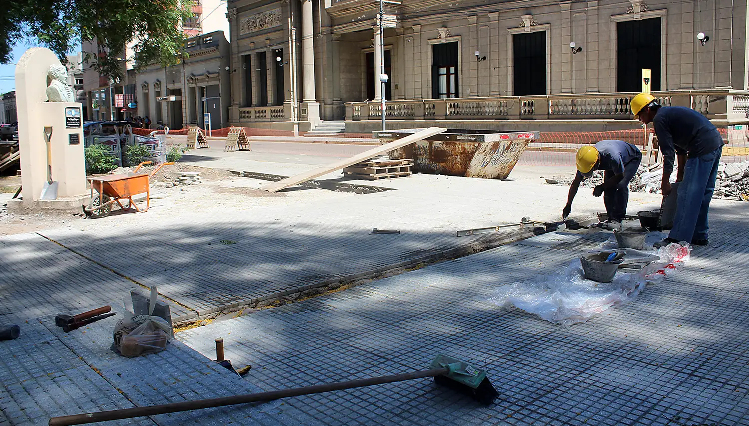 Avanzan los trabajos en plaza Constitución