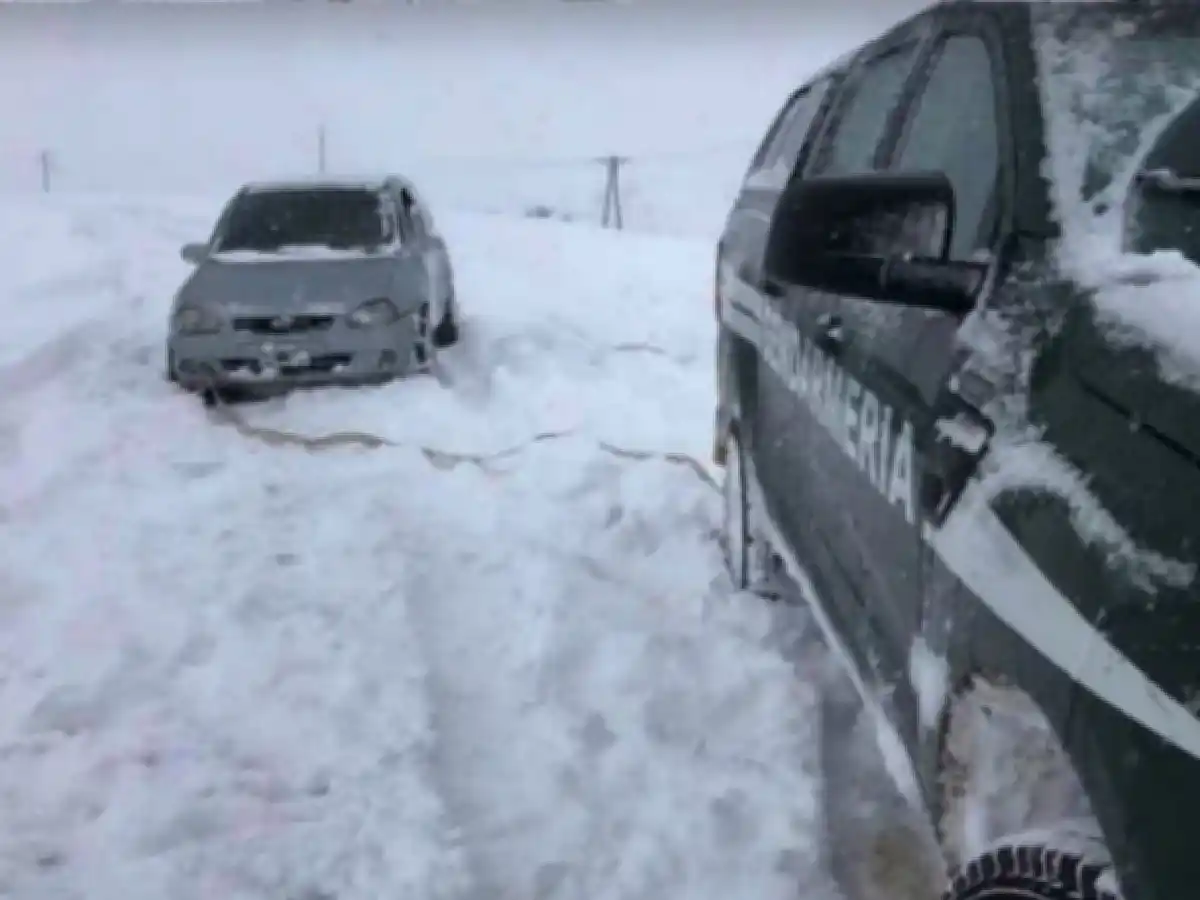 Mendoza: Rescataron a una pareja atrapada en una tormenta de nieve