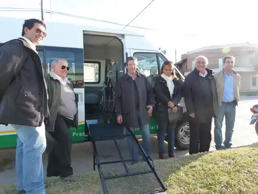 Entregaron ambulancia de mediana complejidad al hospital Castilla Mira de Viale