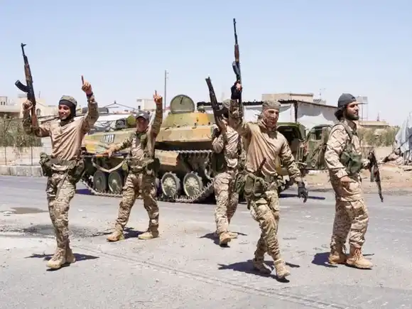 El Ejército sirio empezó a retirar sus tropas de la ciudad de Sweida tras un acuerdo