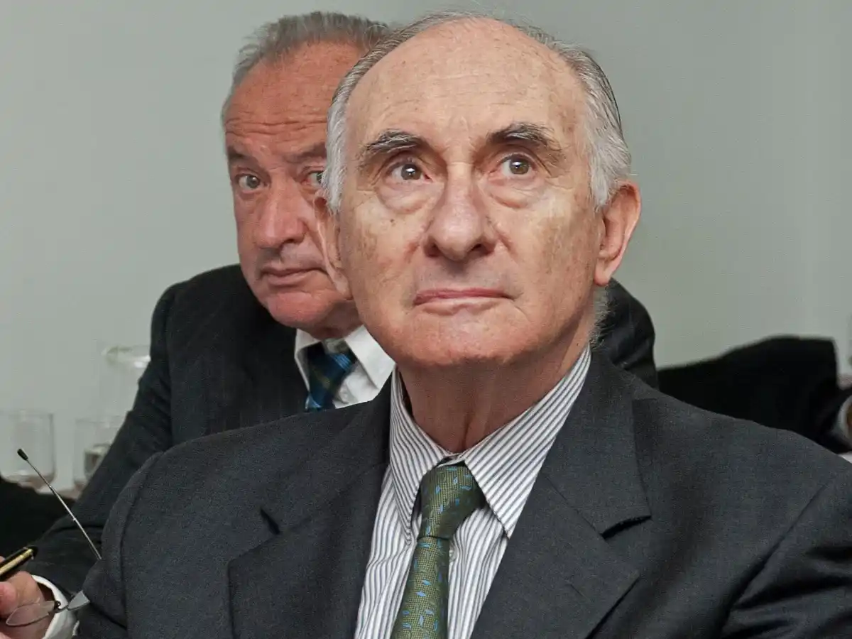 De la Rúa sufrió un infarto y está internado