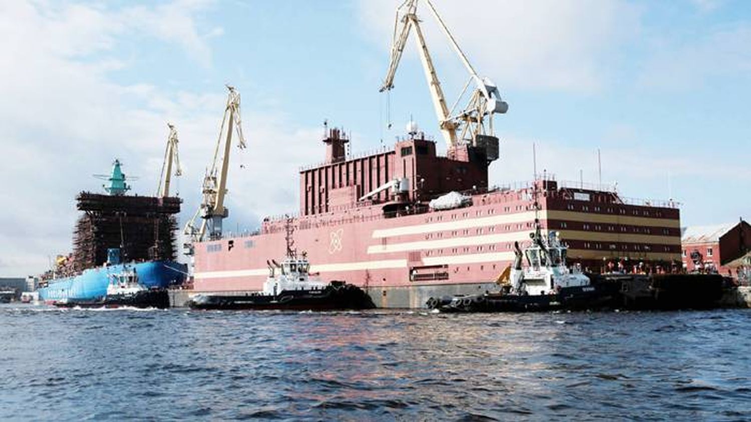 Uruguayos preocupados por la central nuclear flotante rusa en aguas argentinas