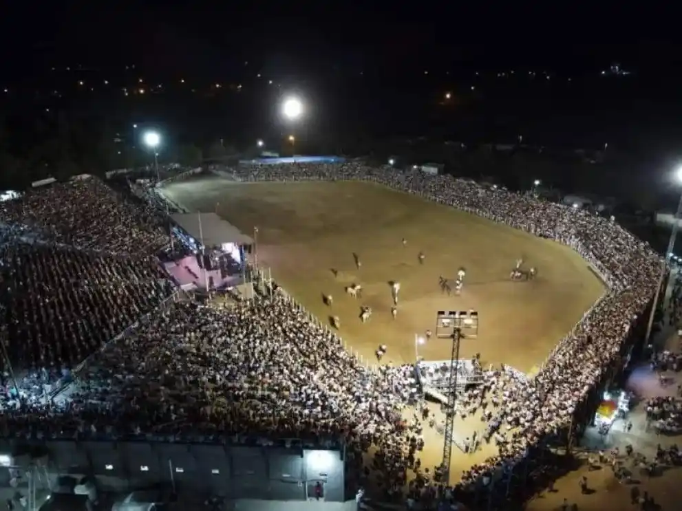 Abel Pintos regresó a Diamante en una jornada a pura tradición