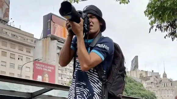 Fotoperiodista herido en el Congreso reconoce a su padre y emociona a todos