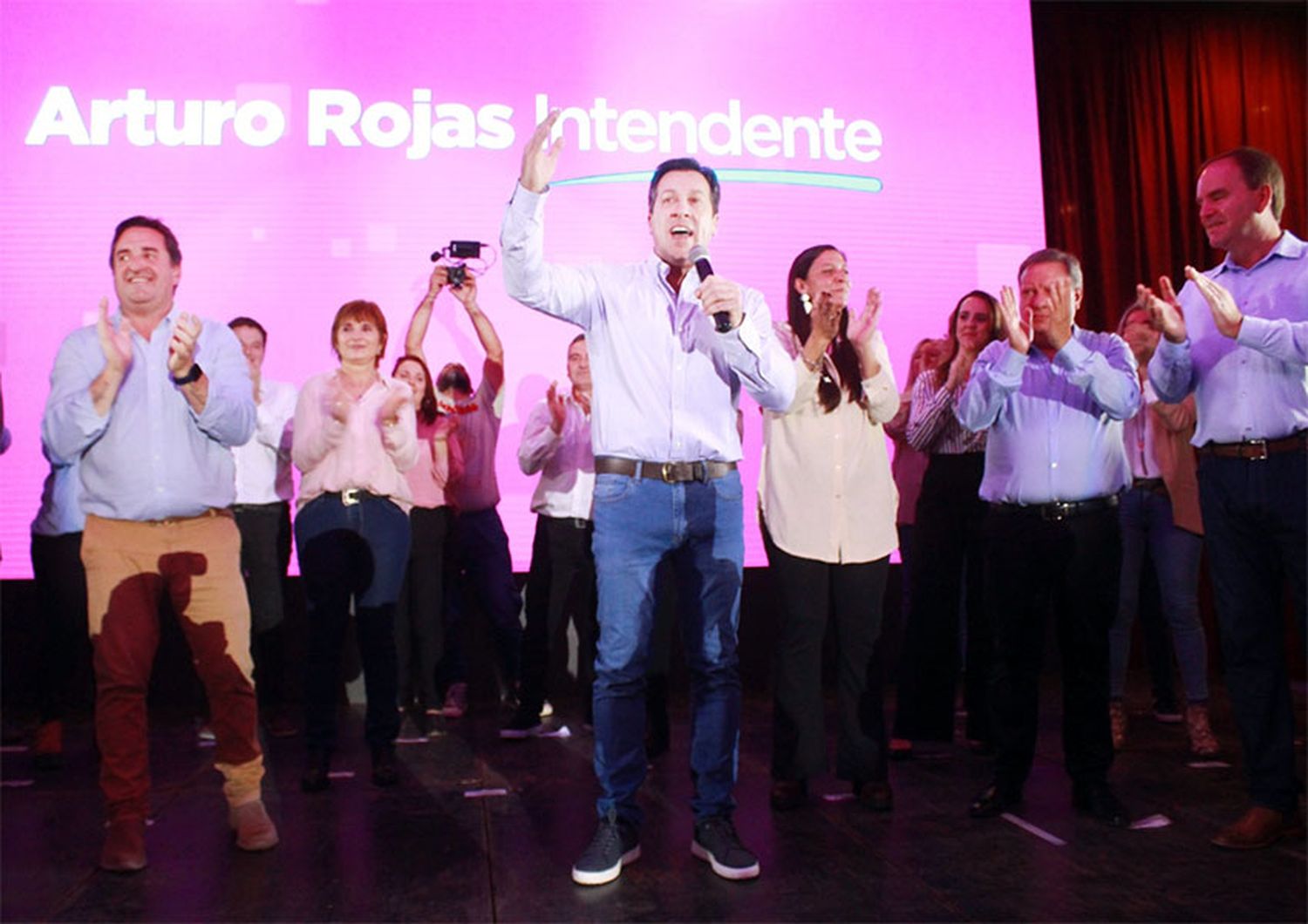 Rojas cierra la campaña electoral con un acto