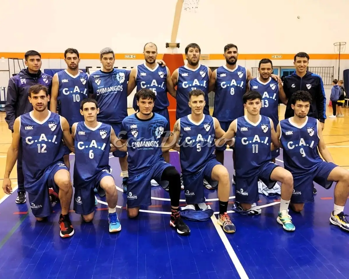 Los jugadores de Independiente de San Cayetano en su último partido antes de la clasificación