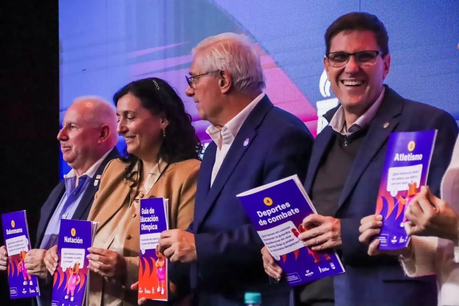 Escuelas santafesinas trabajarán el Mundial 2026 y los Juegos Suramericanos con contenidos especiales - 3