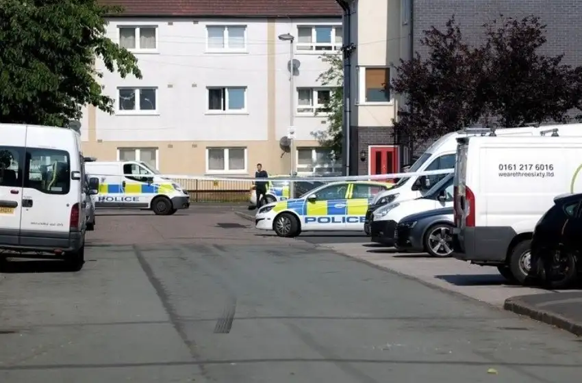 Manchester: un auto atropelló a peatones y hay un muerto