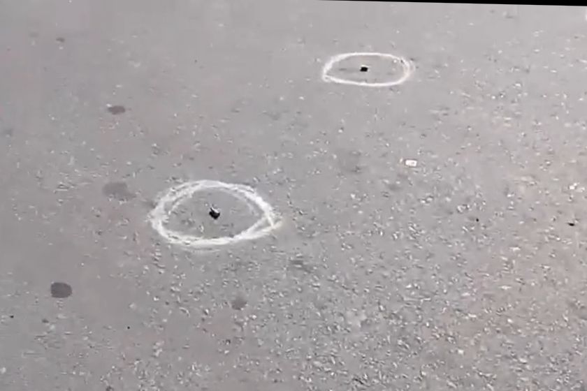 Salvaje balacera en zona sur: múltiples disparos contra una casa y una mujer herida
