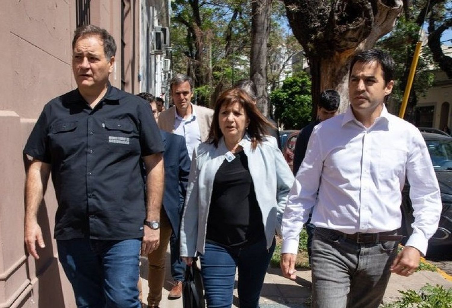 El intendente de San Isidro junto a los ministros de Seguridad de Nación y Provincia.