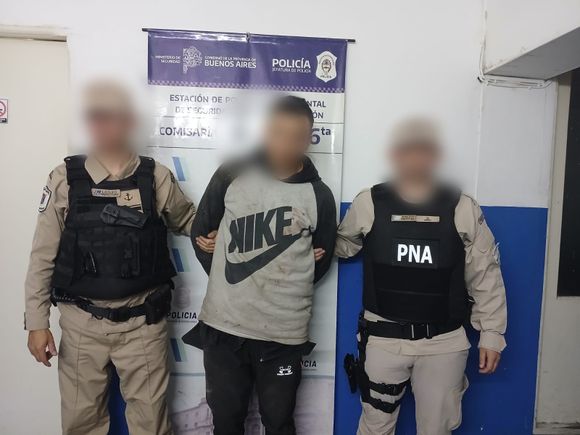 Violó una orden de restricción, ingresó a la casa de su madre para amenazarla y terminó detenido