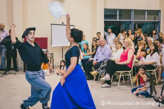 Se realizó acto de colación de la Escuela “Juan M. Gianello”
