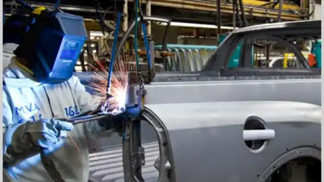 La economía volvió a caer en diciembre y cerró 2016 con baja de 2,8%