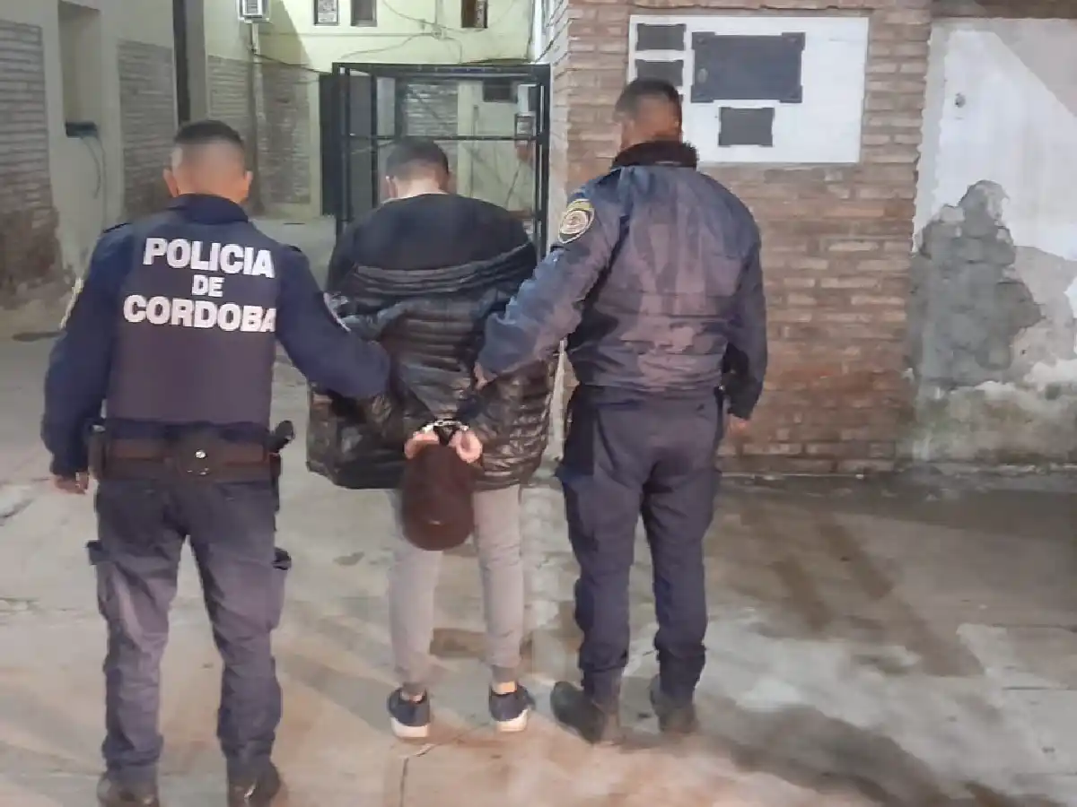 Discusión familiar termina con un joven detenido