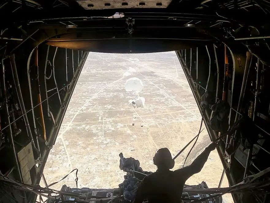 Jordania y Emiratos Árabes Unidos lanzaron otras 16 toneladas de ayuda humanitaria sobre Gaza