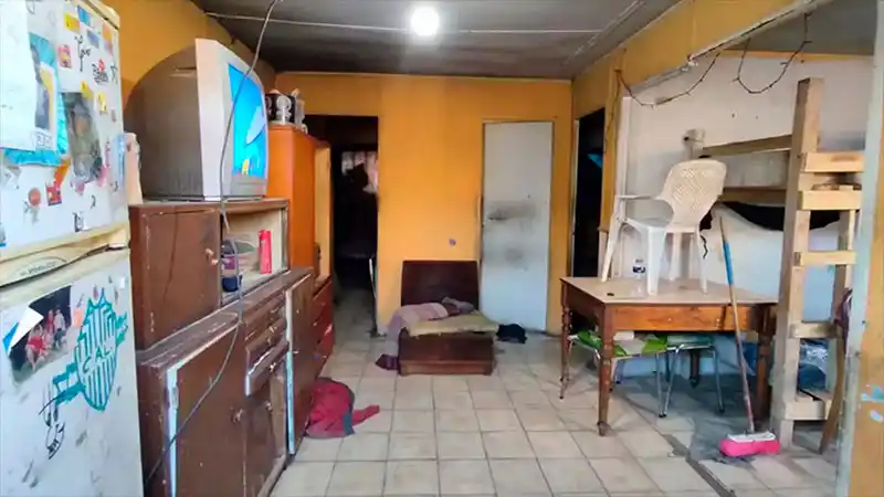 Internaron a cuatro chiquitos y detuvieron a sus padres por torturarlos: dos están en grave estado
