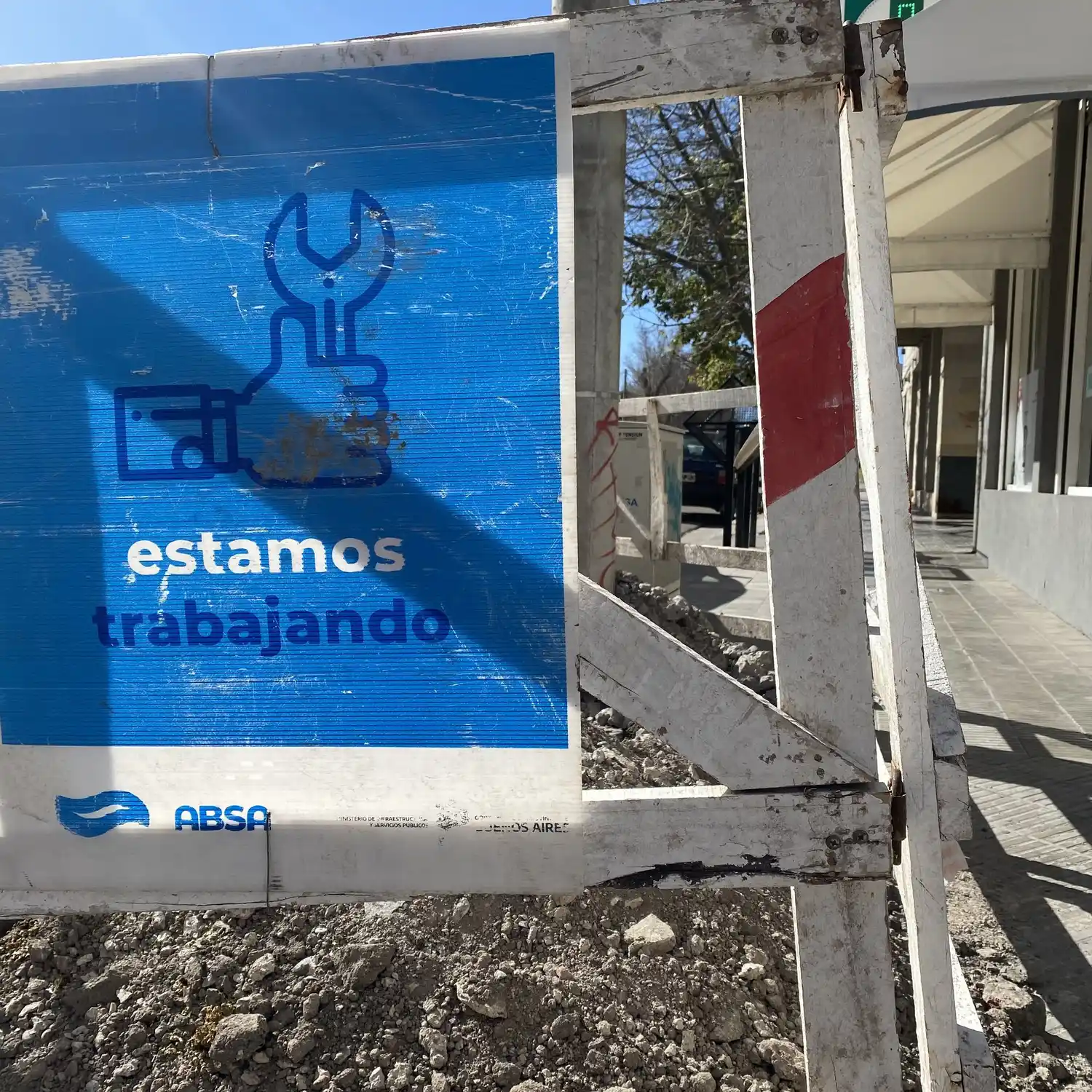 Aguas Bonaerenses requirió subir la tarifa un 45,2% en tres tramos en la audiencia pública