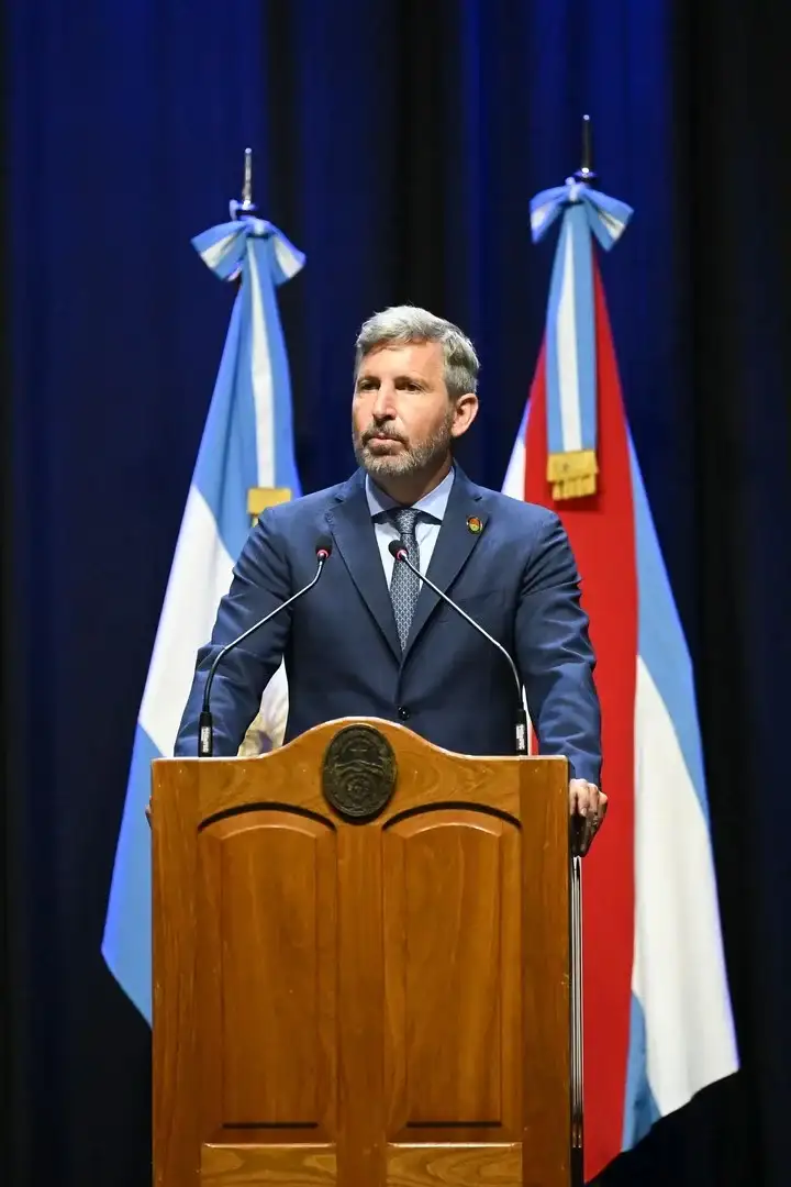 Frigerio integrará la comitiva de gobernadores que viajará a París con Milei para la Argentina Week