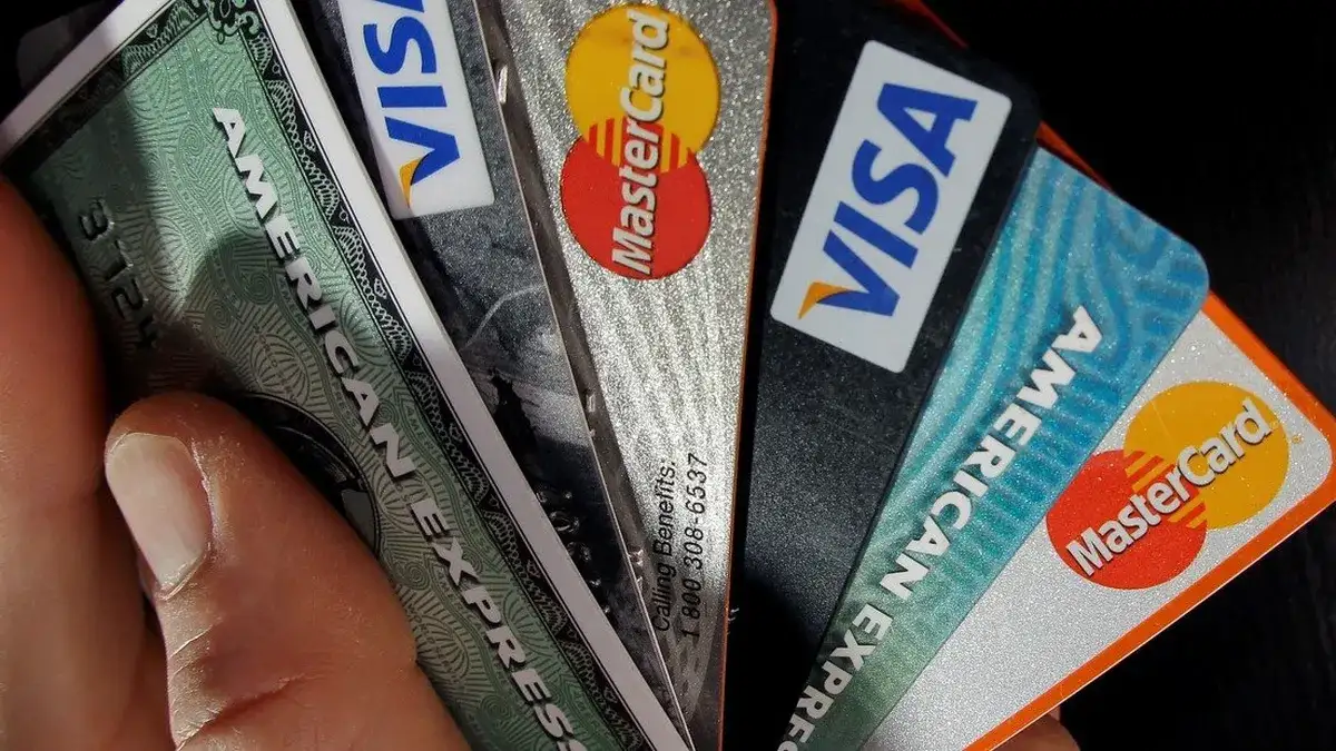 Tarjetas de crédito: comienza a bajar el costo de refinanciación