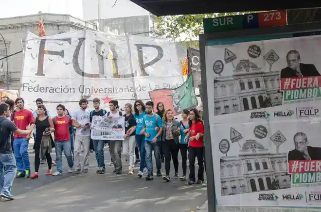 La Federación Universitaria de La Plata pide la expulsión definitiva de Piombo como docente