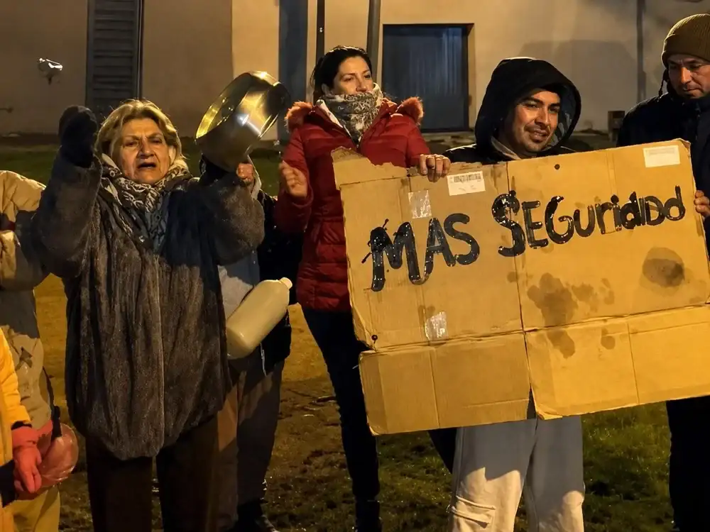Reclamo de los vecinos en Mar del Plata por la inseguridad. Gentileza: Cazador de Noticias