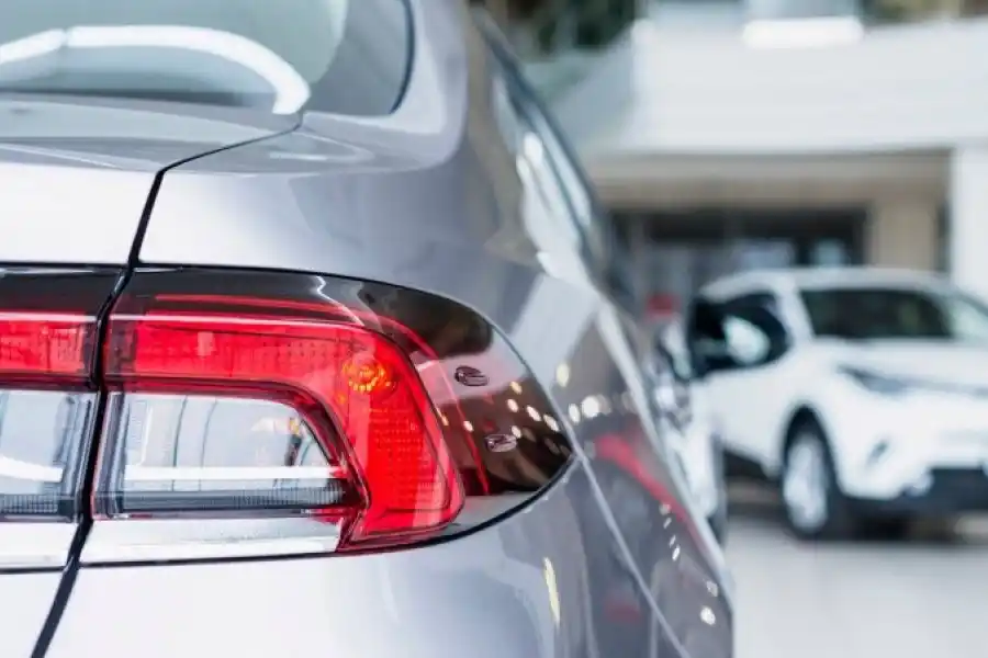 El Gobierno dispuso cambios en el impuesto a los autos y motos “de lujo”