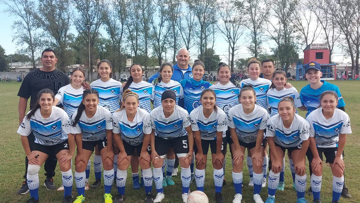 Goleada para "Las Rurales" de Rivadavia y se alejan arriba.