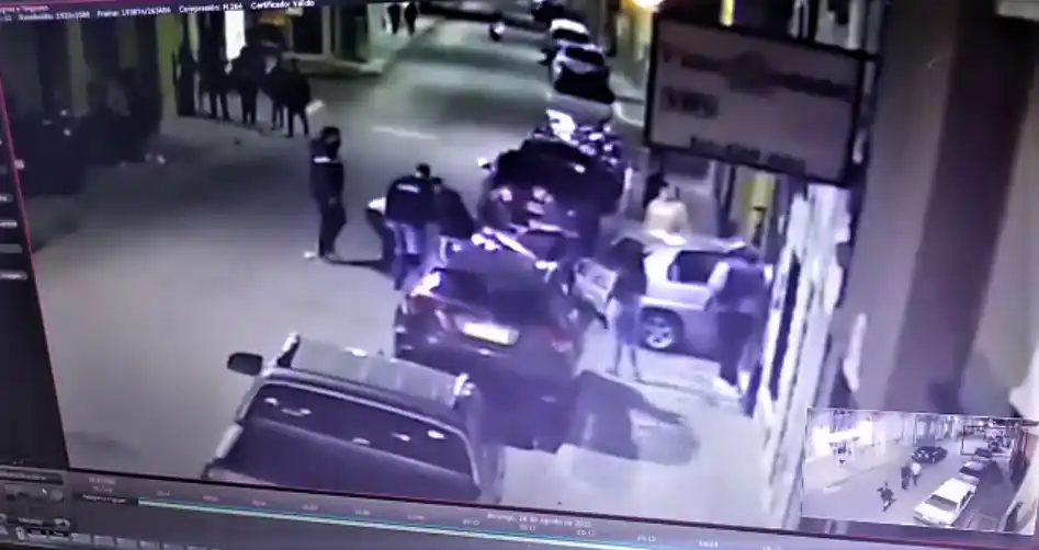Expareja de Reyes aseguró que él “no se opuso a que lo sacaran” de Lux y que no hubo “violencia de género”