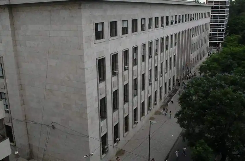 Audiencia en Tribunales Provinciales entre mujeres colectiveras y directivos de la empresa Movi