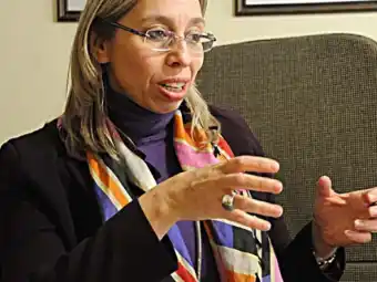 "Hay una violencia interna que no se ve en las casas, sino en los expedientes judiciales. Es un entramado de ninguneo hacia el adulto mayor”.