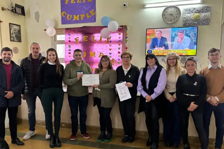 Los concejales compartieron un  desayuno con los abuelos del Hogar Magdalena de Lorenzi