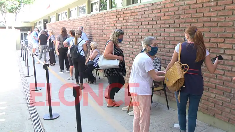 Paraná: Comenzaron a vacunar a mayores de 70 años